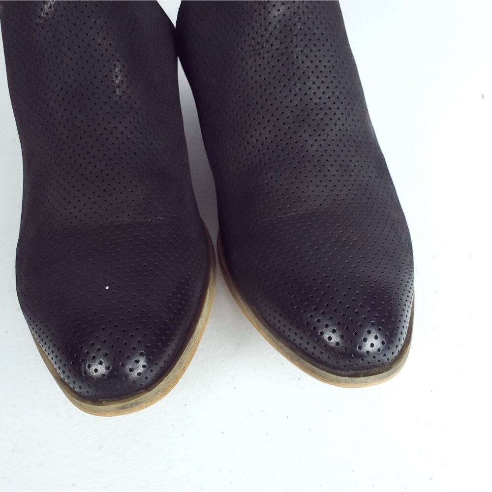Caslon 7.5 black booties suede perforated - Picture 8 of 11